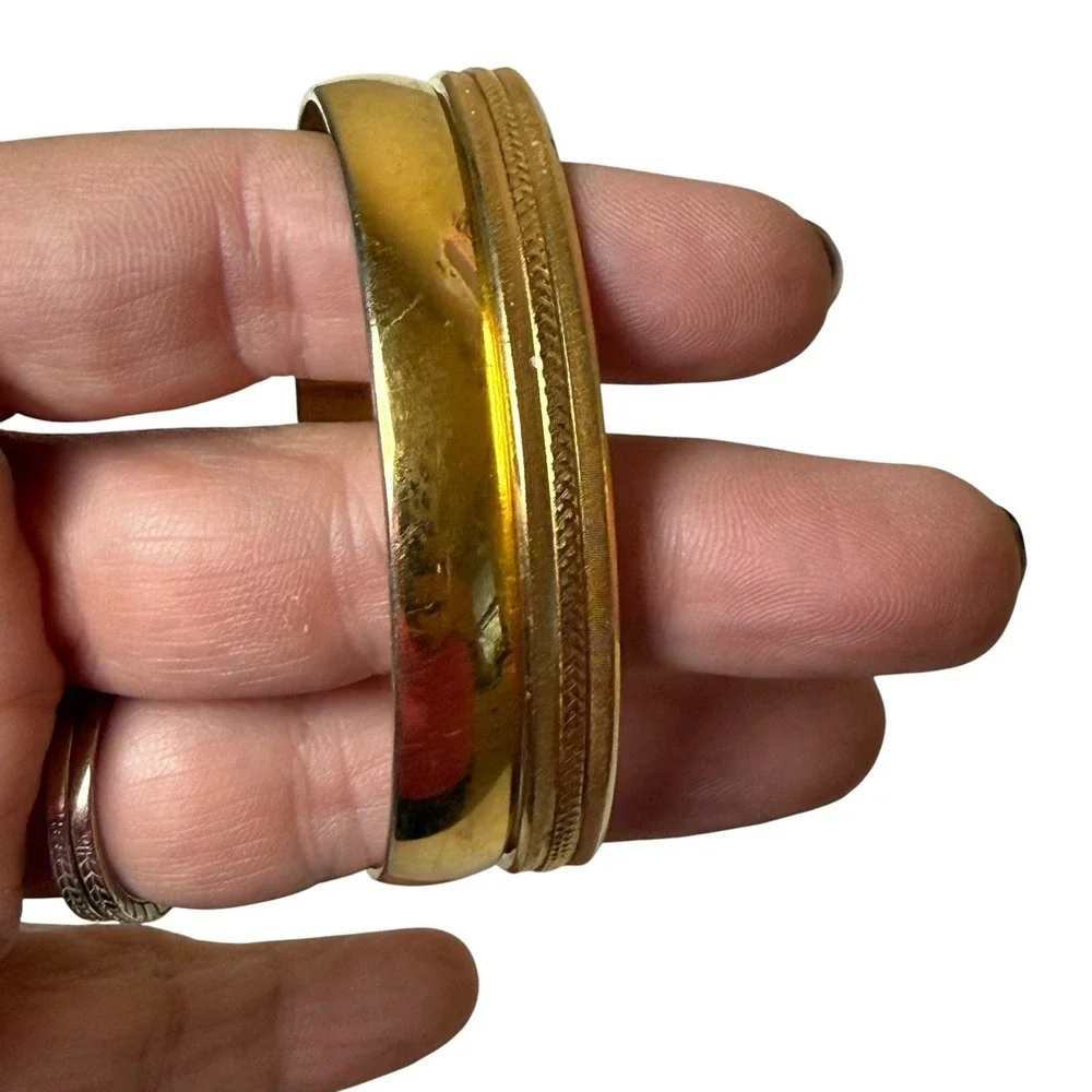 Monet gold tone